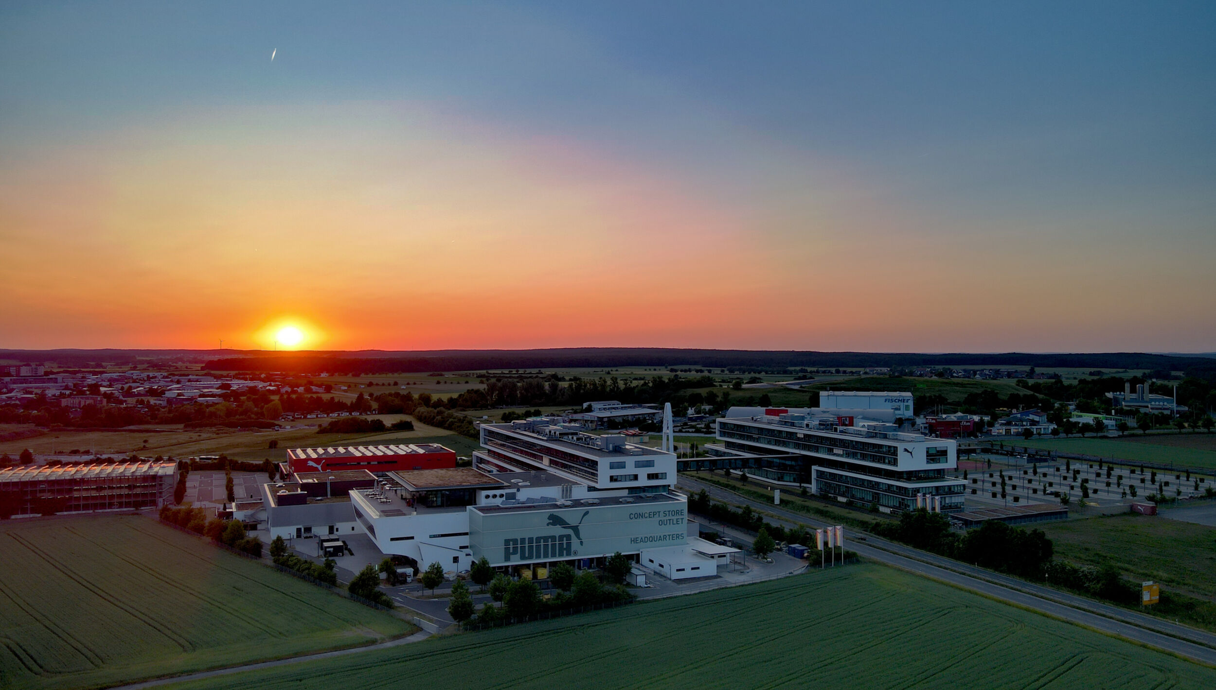 PUMA Headquarter Sonnenuntergang